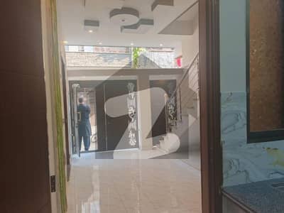 اسٹیٹ بینک آ ف پاکستان ہاؤسنگ سوسائٹی سکیم 33 - سیکٹر 17-اے,سکیم 33,کراچی میں 4 کمروں کا 5 مرلہ مکان 3.15 کروڑ میں برائے فروخت۔