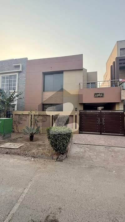 بحریہ ٹاؤن عمر بلاک بحریہ ٹاؤن سیکٹر B,بحریہ ٹاؤن,لاہور میں 3 کمروں کا 8 مرلہ مکان 2.8 کروڑ میں برائے فروخت۔