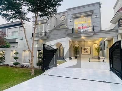 ڈی ایچ اے فیز 6 ڈیفنس (ڈی ایچ اے),لاہور میں 5 کمروں کا 1 کنال مکان 9.5 کروڑ میں برائے فروخت۔