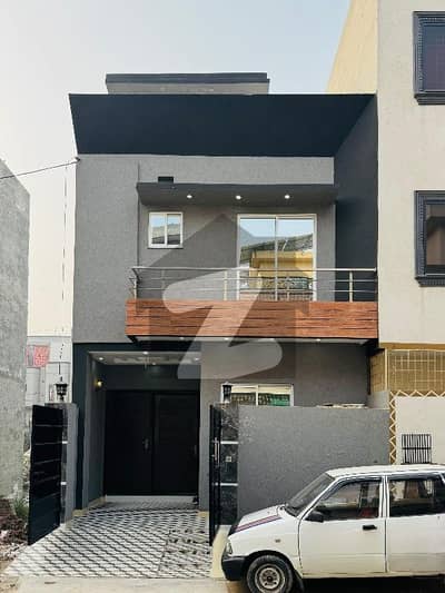 پاک عرب ہاؤسنگ سوسائٹی لاہور میں 3 کمروں کا 3 مرلہ مکان 1.25 کروڑ میں برائے فروخت۔