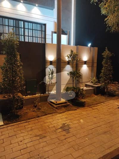 بحریہ ٹاؤن سیکٹر ای بحریہ ٹاؤن,لاہور میں 4 کمروں کا 5 مرلہ مکان 2.6 کروڑ میں برائے فروخت۔