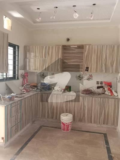 داؤد ریذیڈنسی - ابوبکر بلاک داؤد ریذیڈنسی ہاؤسنگ سکیم,ڈیفینس روڈ,لاہور میں 2 کمروں کا 7 مرلہ بالائی پورشن 45.0 ہزار میں کرایہ پر دستیاب ہے۔