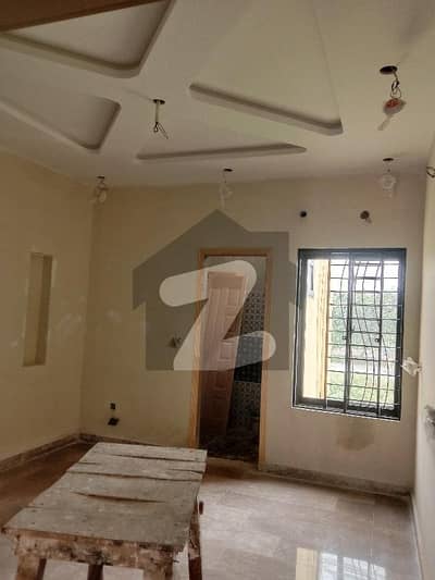 داؤد ریذیڈنسی - ابوبکر بلاک داؤد ریذیڈنسی ہاؤسنگ سکیم,ڈیفینس روڈ,لاہور میں 2 کمروں کا 7 مرلہ بالائی پورشن 45.0 ہزار میں کرایہ پر دستیاب ہے۔