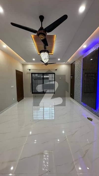 B17 Block E 8 Marla House Available For Rent