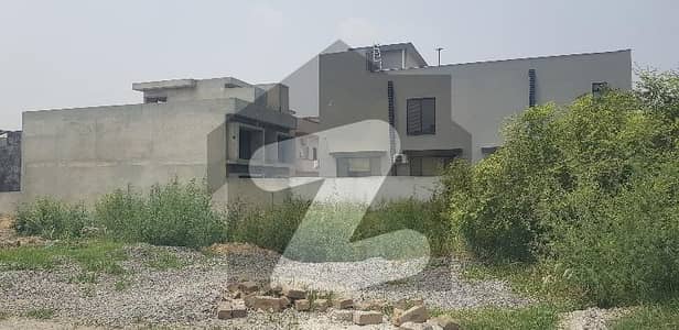 ڈی ۔ 12 اسلام آباد میں 11 مرلہ رہائشی پلاٹ 8.3 کروڑ میں برائے فروخت۔