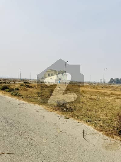 ڈی ایچ اے فیز 7 - بلاک وائے فیز 7,ڈیفنس (ڈی ایچ اے),لاہور میں 1 کنال رہائشی پلاٹ 2.65 کروڑ میں برائے فروخت۔