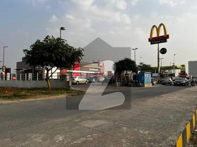 1 KANAL PLOT IDEAL FOR BUILDERS PRIME LOCATION