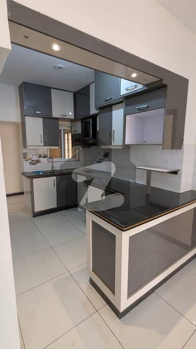 گلستانِِ جوہر ۔ بلاک 15 گلستانِ جوہر,کراچی میں 3 کمروں کا 7 مرلہ فلیٹ 3.1 کروڑ میں برائے فروخت۔