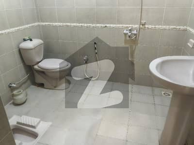 نارتھ ناظم آباد ۔ بلاک ایچ نارتھ ناظم آباد,کراچی میں 2 کنال عمارت 8.0 لاکھ میں کرایہ پر دستیاب ہے۔