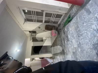 گلستانِِ جوہر ۔ بلاک 19 گلستانِ جوہر,کراچی میں 3 کمروں کا 5 مرلہ مکان 2.15 کروڑ میں برائے فروخت۔