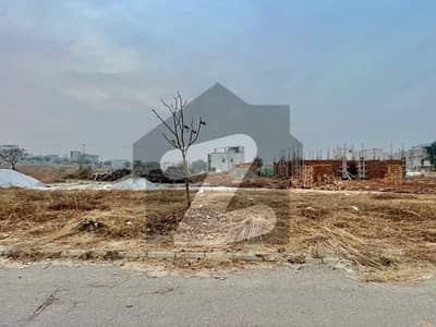 ڈی ایچ اے فیز 5 - سیکٹر بی ڈی ایچ اے ڈیفینس فیز 5,ڈی ایچ اے ڈیفینس,اسلام آباد میں 1 کنال رہائشی پلاٹ 3.05 کروڑ میں برائے فروخت۔
