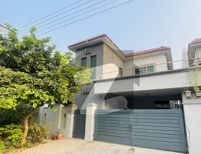 عسکری 11 عسکری,لاہور میں 4 کمروں کا 10 مرلہ مکان 5.0 کروڑ میں برائے فروخت۔