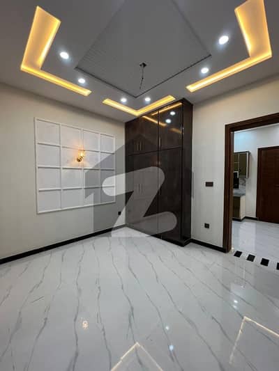 نشیمنِ اقبال فیز 2 نشیمنِ اقبال,لاہور میں 4 کمروں کا 5 مرلہ مکان 85.0 ہزار میں کرایہ پر دستیاب ہے۔