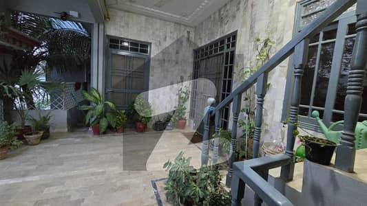 گلزارِ ہجری سکیم 33,کراچی میں 8 کمروں کا 10 مرلہ مکان 5.4 کروڑ میں برائے فروخت۔