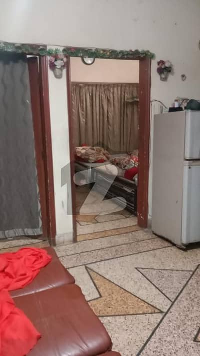 DOUBLE ROAD OLD HOUSE 200 Sq Yd For SALE In North Nazimabad Block I