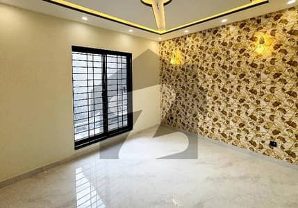 In Bahria Town - Sector C Of Lahore, A 10 Marla House Is Available