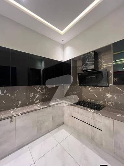 ڈی ایچ اے فیز 6 ڈی ایچ اے ڈیفینس,کراچی میں 5 کمروں کا 12 مرلہ مکان 12.99 کروڑ میں برائے فروخت۔