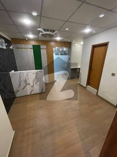 شاہراہِ فیصل کراچی میں 8 مرلہ دفتر 4.5 لاکھ میں کرایہ پر دستیاب ہے۔