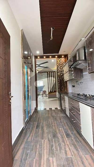 4.75 beautiful house good location