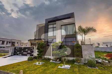 VERY CLOSE TO DHA RAYA 01 KANAL TOP NOTCH LUXURY HOUSE AVAILABLE FOR SALE