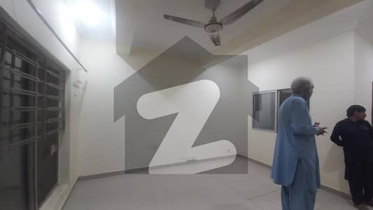 1 Bed Room Flat For Rent 2nd Floor Linear Commercial Lush Condition