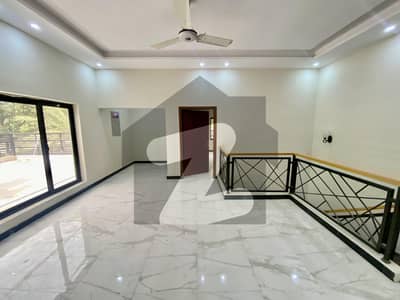 ایف ۔ 7 اسلام آباد میں 5 کمروں کا 2 کنال مکان 9.0 لاکھ میں کرایہ پر دستیاب ہے۔