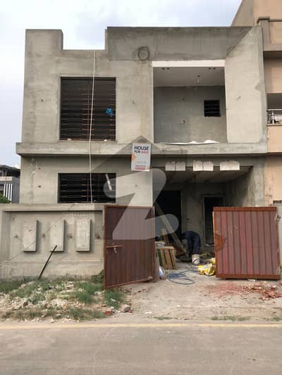 پارک ویو سٹی ۔ تولپ ایکسٹینشن بلاک پارک ویو سٹی,لاہور میں 4 کمروں کا 5 مرلہ مکان 1.25 کروڑ میں برائے فروخت۔ پارک ویو سٹی ۔ تولپ ایکسٹینشن بلاک پارک ویو سٹی,لاہور میں 4 کمروں کا 5 مرلہ مکان 1.25 کروڑ میں برائے فروخت۔