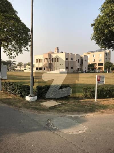 ایچ بی ایف سی ہاؤسنگ سوسائٹی لاہور میں 4 کنال رہائشی پلاٹ 18.95 کروڑ میں برائے فروخت۔