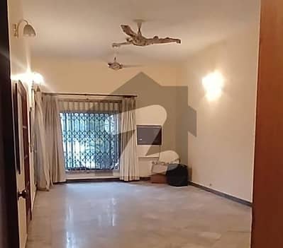 House In Model Town Extension Sized 1 Kanal Is Available