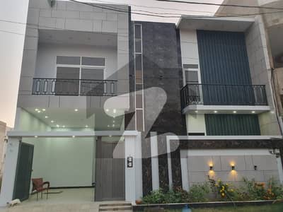 گلشنِ معمار - سیکٹر ٹی گلشنِ معمار,گداپ ٹاؤن,کراچی میں 6 کمروں کا 10 مرلہ مکان 4.0 کروڑ میں برائے فروخت۔