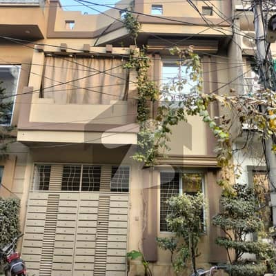 مرغزار آفیسرز کالونی لاہور میں 3 کمروں کا 3 مرلہ مکان 1.35 کروڑ میں برائے فروخت۔