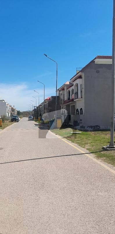 10 Marla Plot For Sale