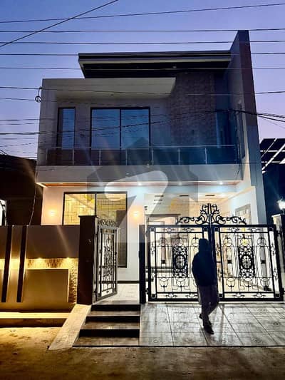 نواب ٹاؤن لاہور میں 4 کمروں کا 10 مرلہ مکان 4.0 کروڑ میں برائے فروخت۔