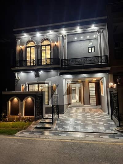 پارک ویو سٹی ۔ تولپ ایکسٹینشن بلاک پارک ویو سٹی,لاہور میں 4 کمروں کا 5 مرلہ مکان 2.2 کروڑ میں برائے فروخت۔