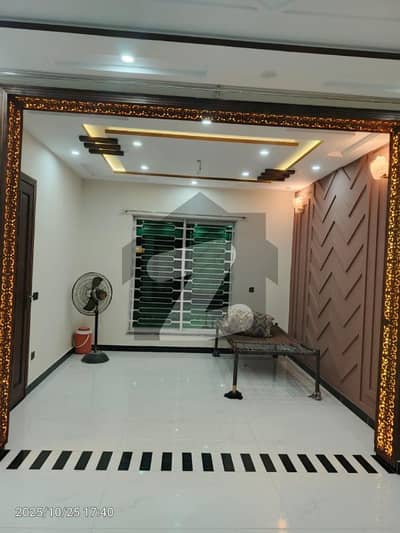 5 Marla Brand New Modern Elevation luxury House For Sale in Parkview City Lahore AA+Solid Construction Fully developed Area