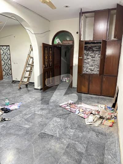 04 Marla 1st Floor Available For Rent (Near Qurban School)