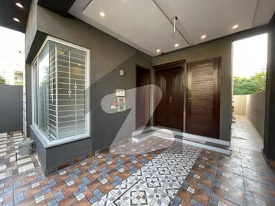 ڈی ایچ اے 11 رہبر فیز 2 ڈی ایچ اے 11 رہبر,لاہور میں 3 کمروں کا 5 مرلہ مکان 1.1 لاکھ میں کرایہ پر دستیاب ہے۔