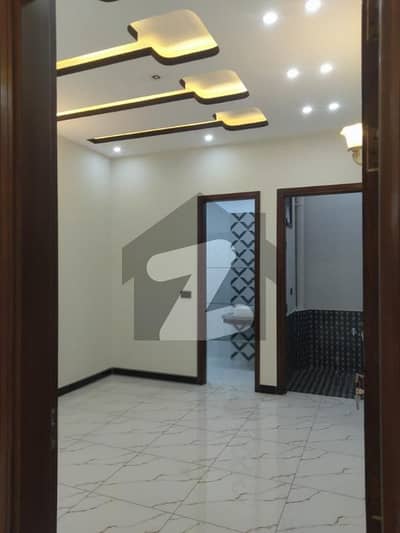 گلستانِِ جوہر ۔ بلاک 11 گلستانِ جوہر,کراچی میں 2 کمروں کا 3 مرلہ فلیٹ 75.0 لاکھ میں برائے فروخت۔