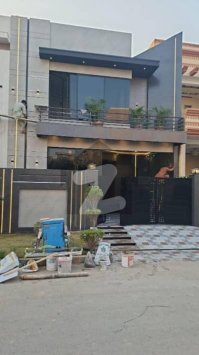 Five marla Brand new house available for sale B block