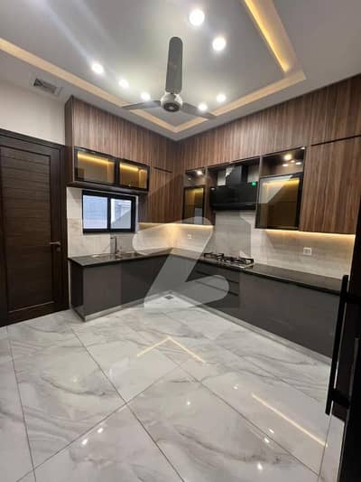 ڈی ایچ اے فیز 4 - بلاک ڈیڈی فیز 4,ڈیفنس (ڈی ایچ اے),لاہور میں 4 کمروں کا 10 مرلہ مکان 2.2 لاکھ میں کرایہ پر دستیاب ہے۔