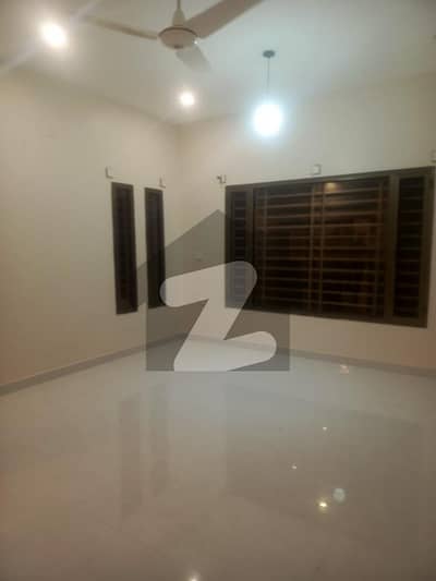 گلستانِِ جوہر ۔ بلاک 1 گلستانِ جوہر,کراچی میں 3 کمروں کا 14 مرلہ بالائی پورشن 1.2 لاکھ میں کرایہ پر دستیاب ہے۔