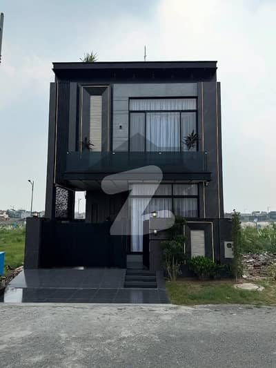 ڈی ایچ اے 9 ٹاؤن ۔ بلاک اے ڈی ایچ اے 9 ٹاؤن,ڈیفنس (ڈی ایچ اے),لاہور میں 3 کمروں کا 5 مرلہ مکان 2.65 کروڑ میں برائے فروخت۔