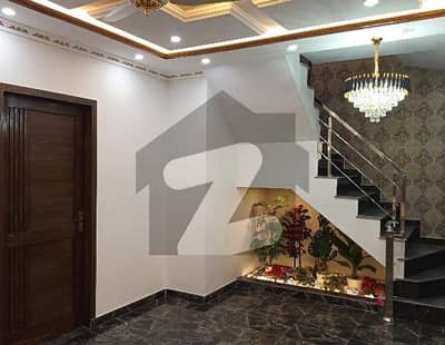 وینس ہاؤسنگ سکیم لاہور میں 5 کمروں کا 7 مرلہ مکان 2.48 کروڑ میں برائے فروخت۔