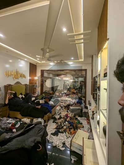 سٹی ہاؤسنگ سرگودھا روڈ سٹی ہاؤسنگ,فیصل آباد میں 5 کمروں کا 10 مرلہ مکان 4.25 کروڑ میں برائے فروخت۔