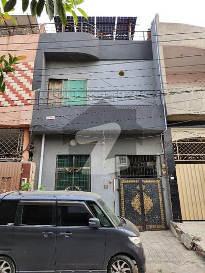 پیپلز کالونی - بلاک بی پیپلز کالونی نمبر 1,فیصل آباد میں 3 کمروں کا 4 مرلہ مکان 2.25 کروڑ میں برائے فروخت۔