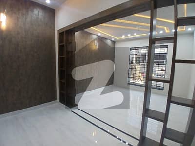 4 Bed House 5 Marla Luxury House