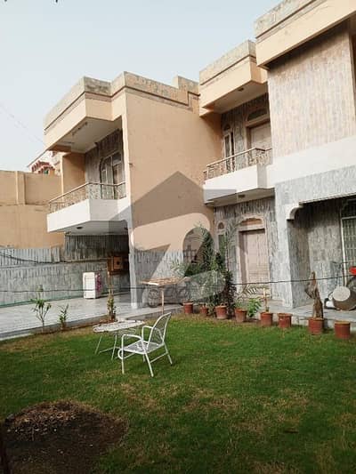 خیابان کالونی 2 فیصل آباد میں 5 کمروں کا 1 کنال مکان 4.25 کروڑ میں برائے فروخت۔