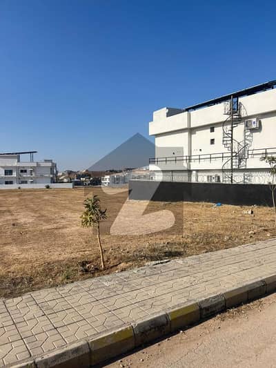 بحریہ ٹاؤن فیز 8 ۔ بلاک پی بحریہ ٹاؤن فیز 8,بحریہ ٹاؤن راولپنڈی,راولپنڈی میں 1 کنال رہائشی پلاٹ 1.3 کروڑ میں برائے فروخت۔