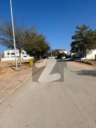 بحریہ ہیملیٹ بحریہ ٹاؤن فیز 8,بحریہ ٹاؤن راولپنڈی,راولپنڈی میں 1 کنال رہائشی پلاٹ 1.65 کروڑ میں برائے فروخت۔