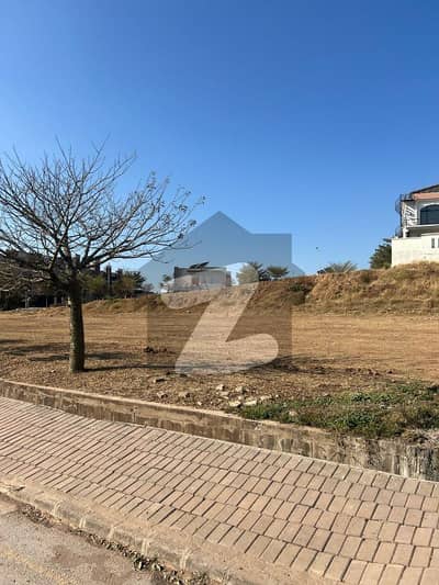 بحریہ ہیملیٹ بحریہ ٹاؤن فیز 8,بحریہ ٹاؤن راولپنڈی,راولپنڈی میں 1 کنال رہائشی پلاٹ 1.8 کروڑ میں برائے فروخت۔